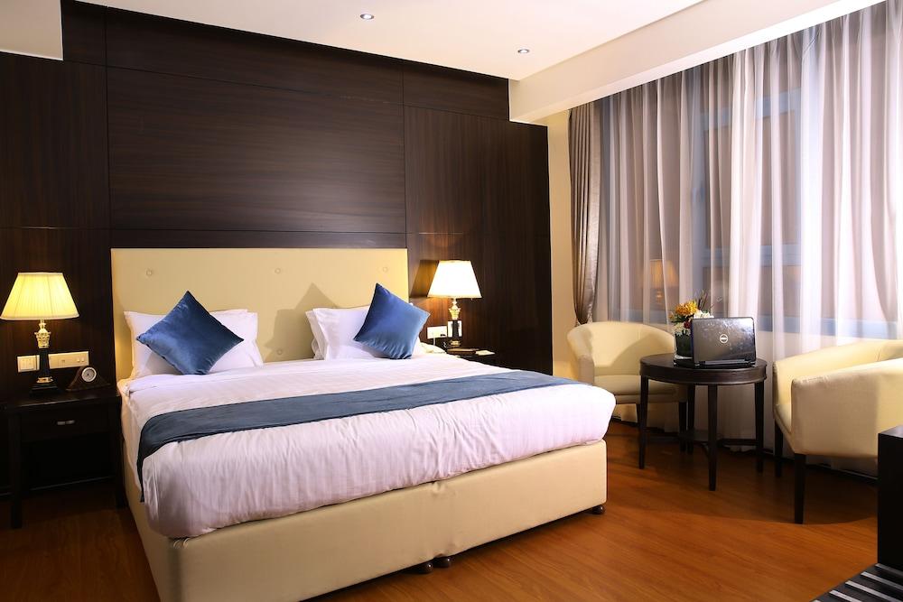 The Olive Hotel, Juffair Manama Exterior photo